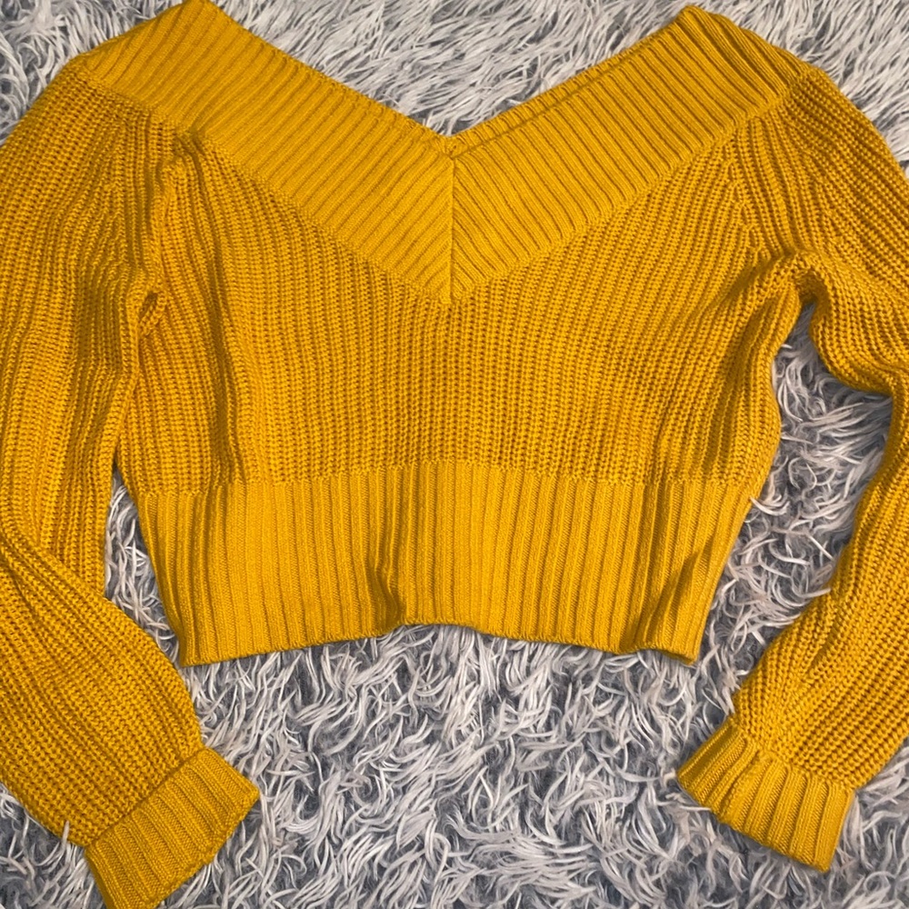 Cropped Knit Mustard V-Neck Sweater Size Xs